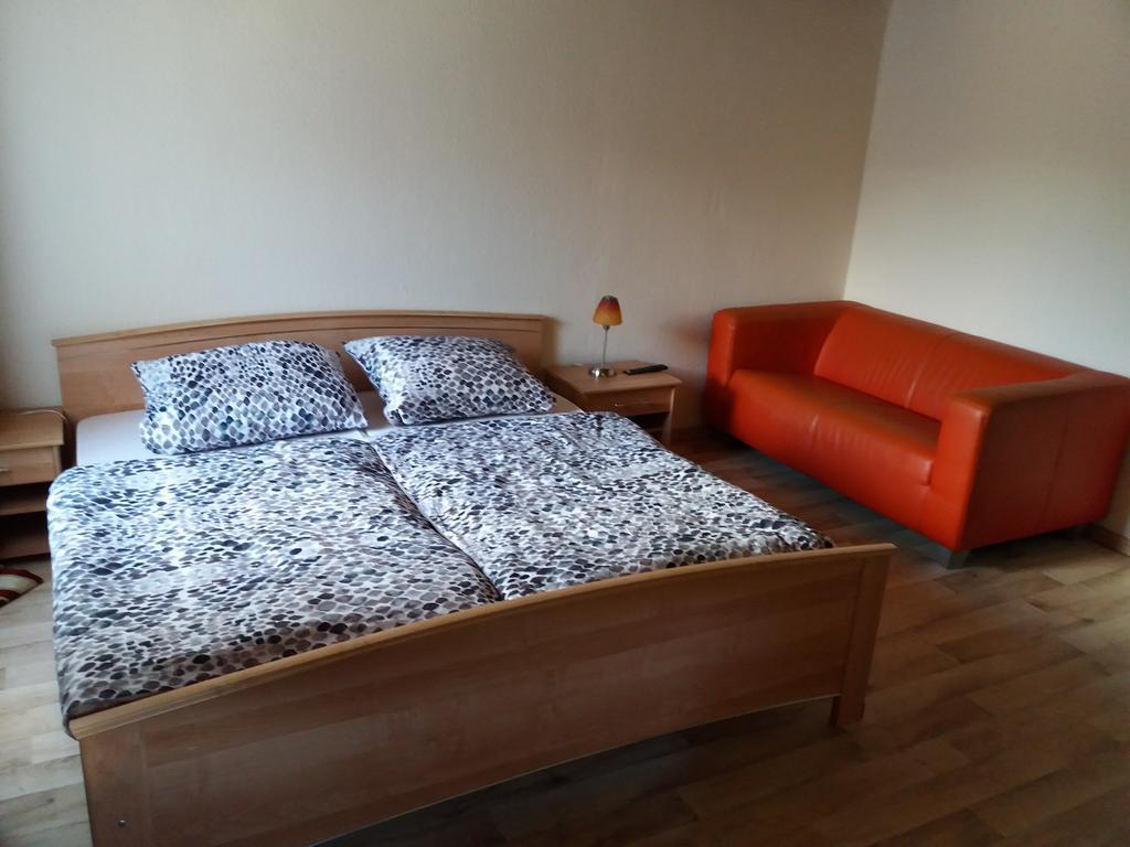 Steeger Weinstube Hotel บาคาราค ภายนอก รูปภาพ