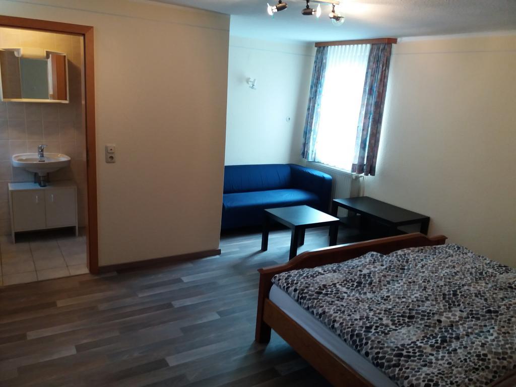 Steeger Weinstube Hotel บาคาราค ภายนอก รูปภาพ